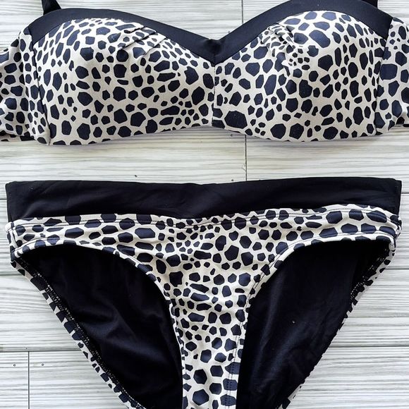 Robin Piccone Leopard Print 2pc. Sz L Top, Sz M Bottom. Black Trim. Swimsuit EUC - Picture 2 of 5